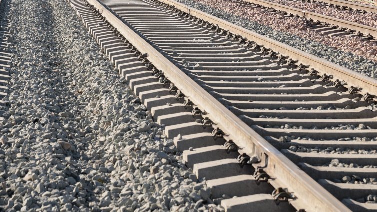 Влак до морето в Румъния изгуби два от вагоните си в движение