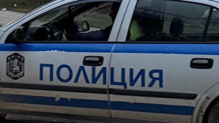 Недоволен дупничанин наби мебелист заради качеството на работата му