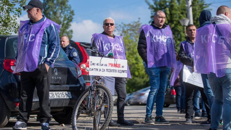 Работещите в транспорта отново ще протестират пред СО