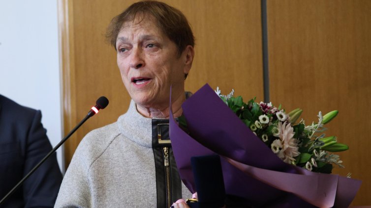 Почина поетесата Надежда Захариева