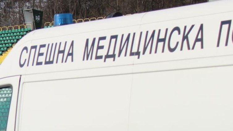 Пиян шофьор с 2,12 промила се заби в дърво на пътя между търновски села