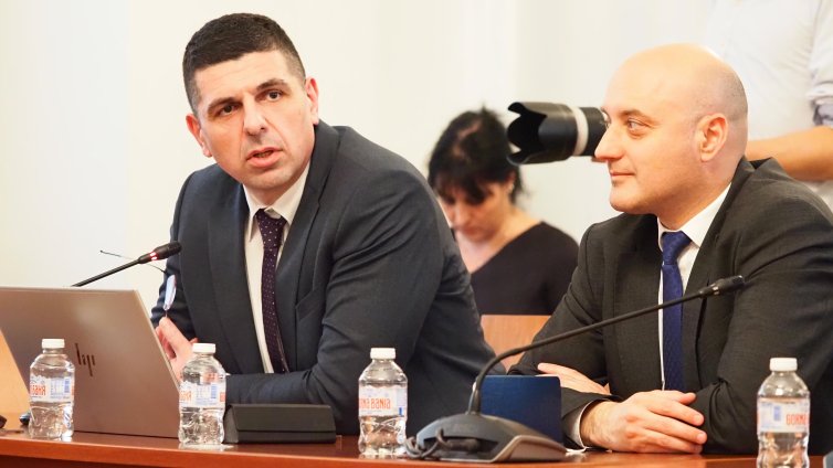 Мирчев: "Възраждане" и ГЕРБ в българския парламент са като скачени съдове