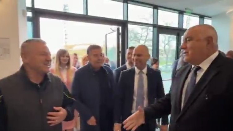 Борисов: Кабинетът прави голяма беля като не плаща на общините