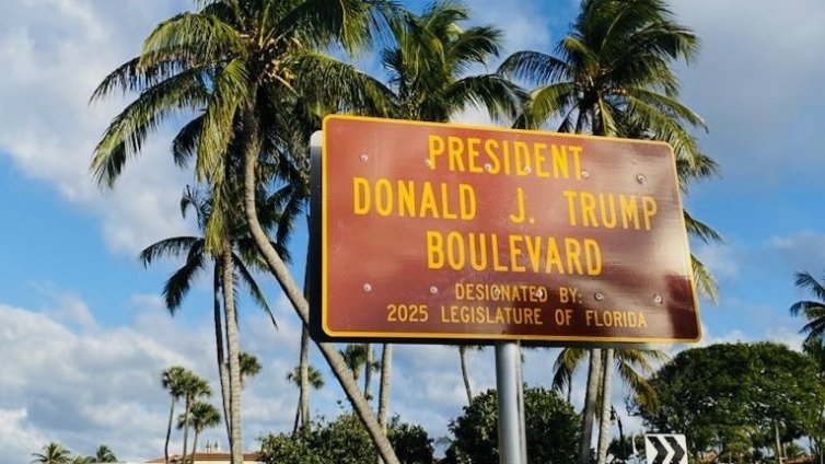Кръстиха участък от пътя във Флорида на Доналд Тръмп ВИДЕО