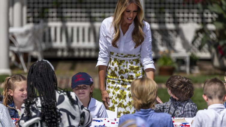 Емине Ердоган писа писмо до Мелания Тръмп за децата в Газа