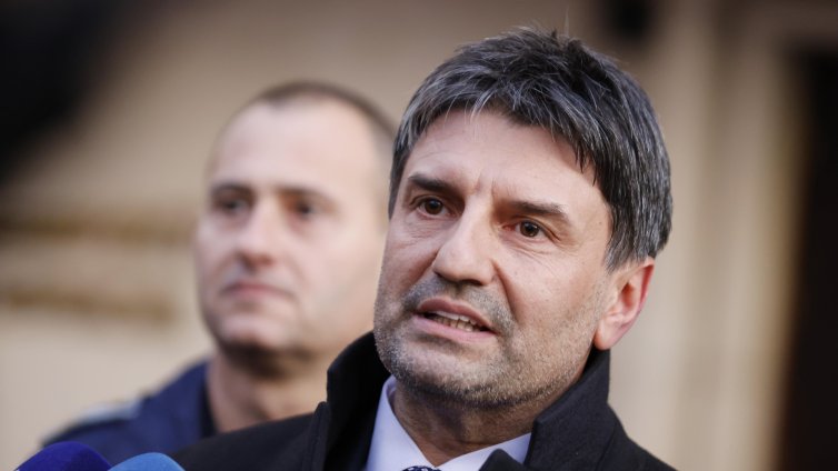 Любомир Николов за камерите в училище: За първи път се сблъсквам с нещо подобно