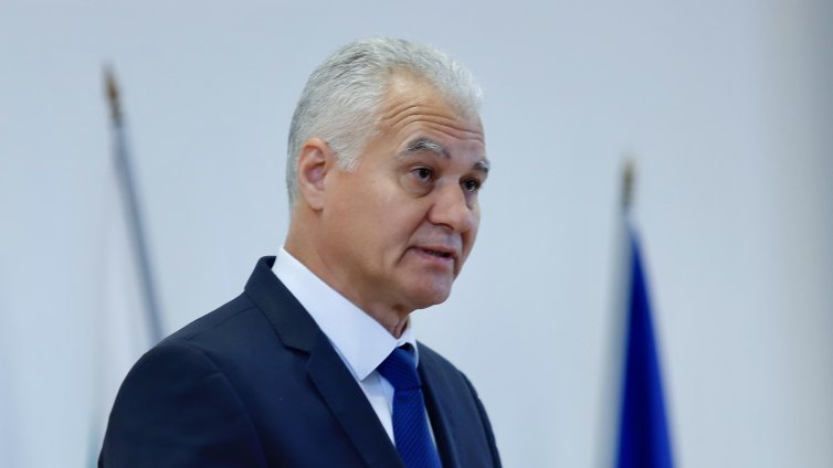 Шефът на ДАНС: 30% от ръководните служители няма какво да ръководят