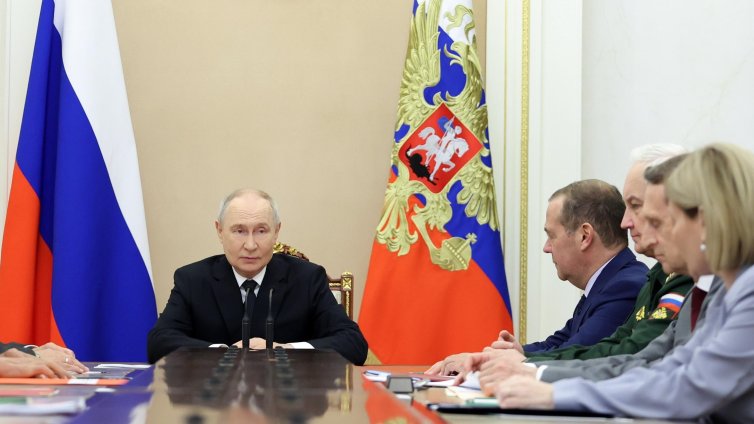 Путин затяга примката около руския бизнес заради украинските атаки с дронове