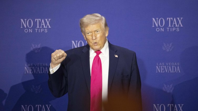 Ескалация: Тръмп нареди стребла по кораби, миниращи Ормузкия проток