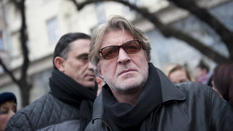 Морфов е бил незаконно уволнен като главен режисьор на Народния театър