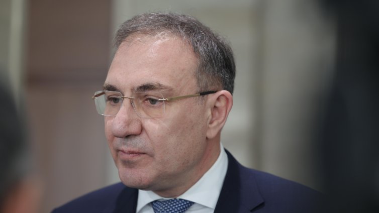 Гуцанов иска закон за великденски и коледни надбавки