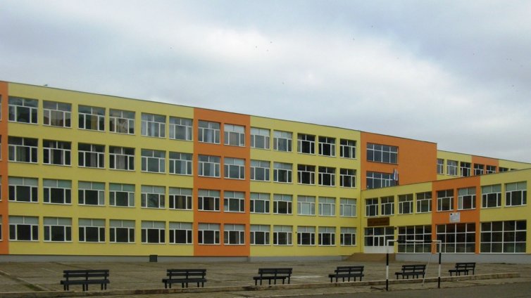 Брутален бой между ученици в Бургас прати 16-годишен в Шокова зала