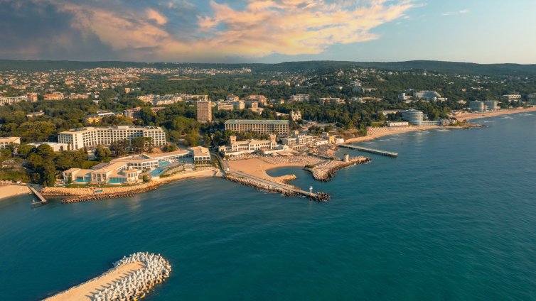 Модерното лице на лукса в Св. Св. Константин и Елена