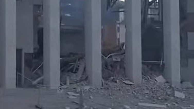 Срути се част от сградата на съдебната палата в италианския град Болцано 