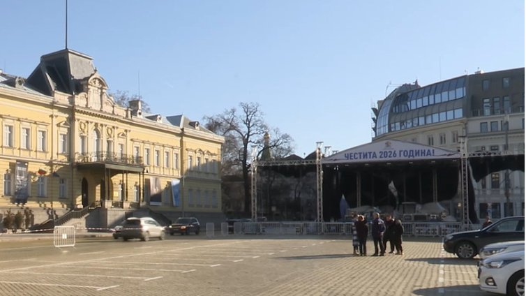 Униформени и цивилни полицаи по петите на джебчии в новогодишната нощ 