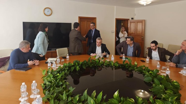 Трайков: Очакваме от петролния и газов бизнес яснота за запасите и поръчките 