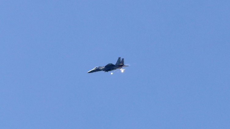 Китай изпрати разузнавателни дронове близо до Япония, F-15 бяха вдигнати във въздуха