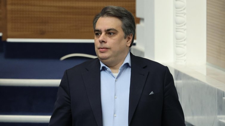 Василев: Маските паднаха, правителството е на Пеевски