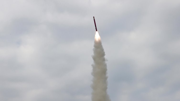 Британската система за противовъздушна отбрана „Raven“ унищожава руски ракети