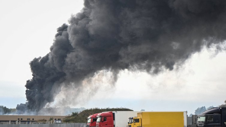 Русия обяви удар по дронове, но улучи селскостопански камиони