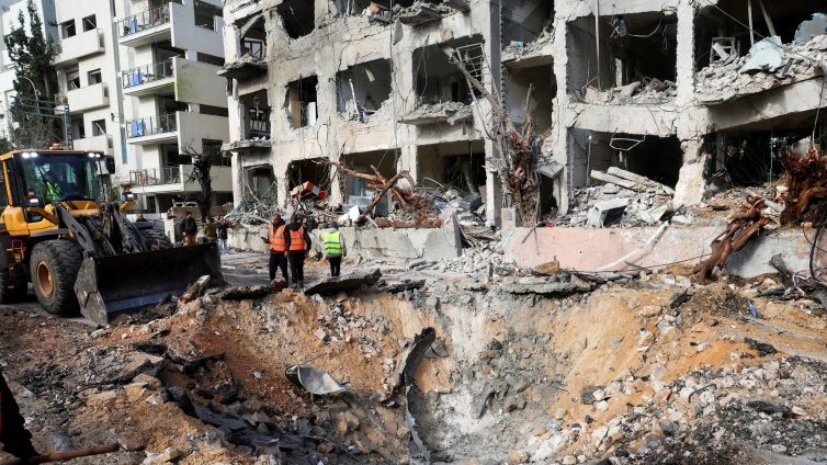 Как се развиха ударите на САЩ и Израел срещу Иран: тайни ракети и кибератаки