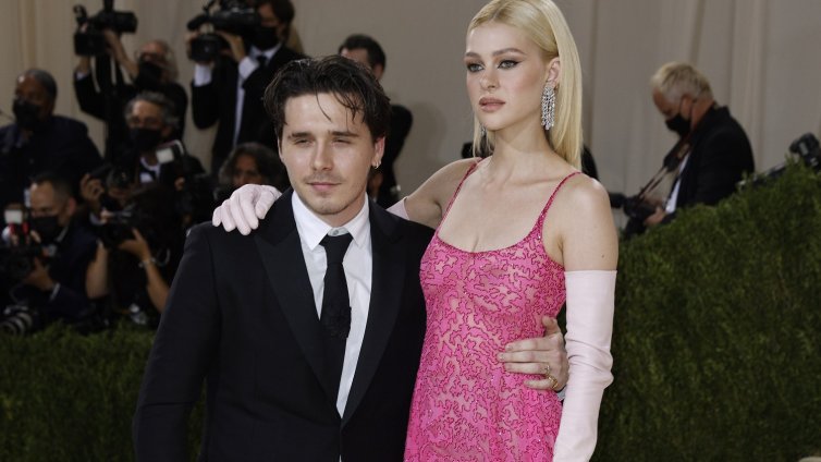 Никола Пелц и Бруклин Бекъм ще осиновят дете