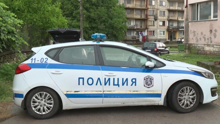 Шестима ранени при тежка катастрофа между тир и микробус край Скравена