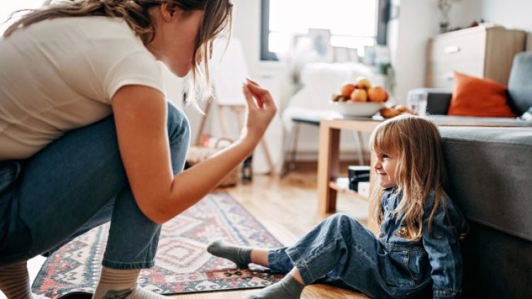 Как да се справите с тръшкането на детето?