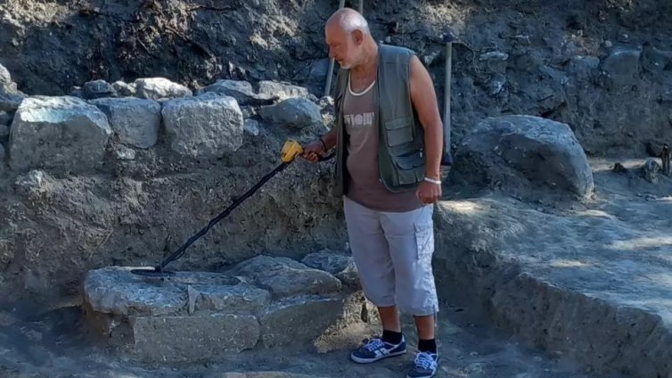 Овчаров открил на Перперикон гробовете на първите християни в Родопите