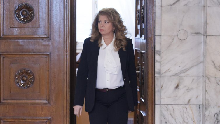 Главнокомандващият Йотова: Благодаря на армията ни, ще защитавам правата на всеки един от тях!