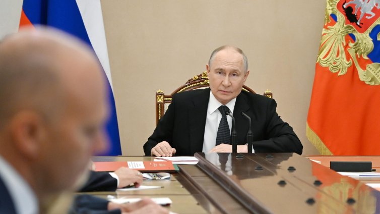 Елитите в Русия може сами да решат "проблема с Путин", за да спрат войната