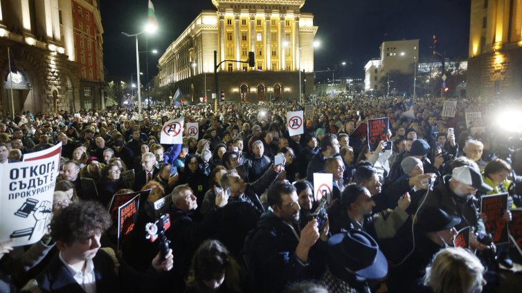 Недоволството за бюджета расте и бизнесът излиза на масов протест 