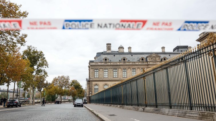 Наглият обир на Лувъра: Какво се знае до момента? 