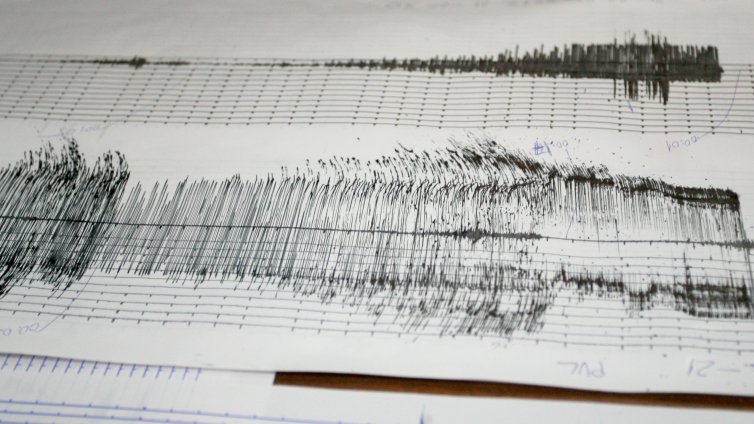 Земетресение от 4,9 по Рихтер в турския град Съндъргъ