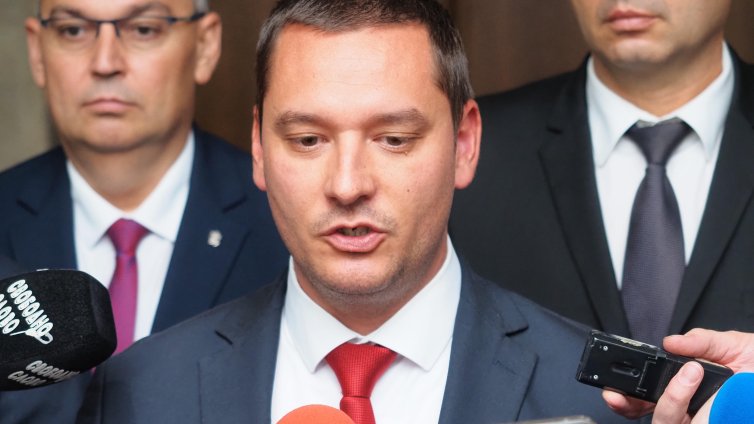 "Възраждане": Правителството да си ходи, не се справя с корупцията