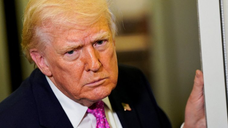 Тръмп пак заплашва: Пълно унищожаване на електроцентралите и о-в Харг