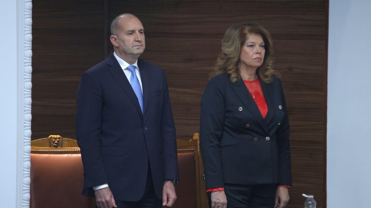 Радев ще посети състезанията за Световната купа по сноуборд алпийски