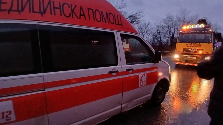 Тежка катастрофа край село Мездрея отне живота на двама души