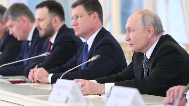 "Елфите" срещу троловете на Путин: Как Литва води война с фалшивите новини и учи Великобритания