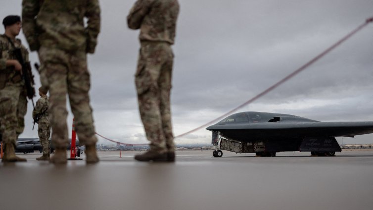 Иран екзекутира 3-ма мъже за шпионаж в полза на Израел