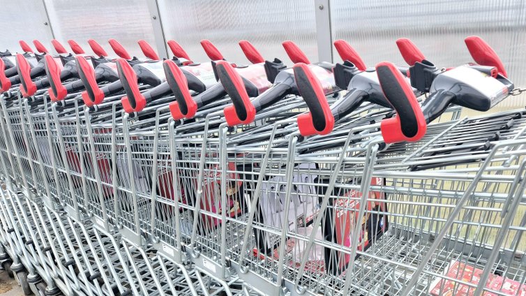 &ldquo;Магазин за хората&rdquo;: Сметките и рафтовете ни не са празни