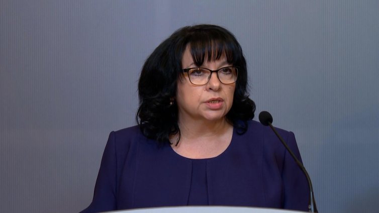 Петкова: Нито един лев, който българските граждани притежават, няма да бъде загубен