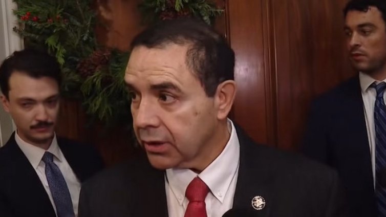 Тръмп помилва конгресмен и съпругата му, обвинени в подкуп