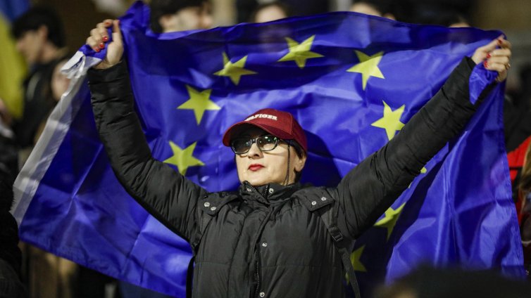 Забравете крайната десница: Младите искат "Съединени европейски щати"