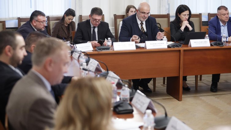 С 18 гласа "за": МВР комисията прие свалянето на охраната от НСО за Пеевски