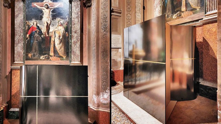 Футуристична изповедалня в стара италианска църква предизвика гняв в Италия