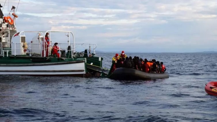 Кораб на Фронтекс потъна край Гърция