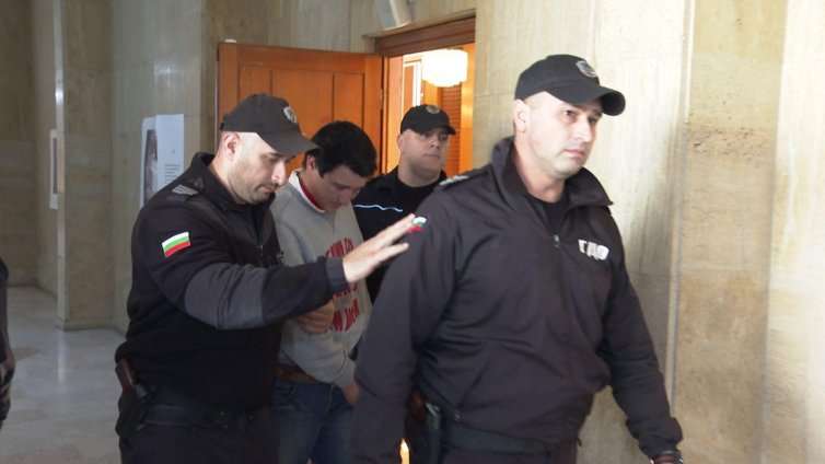 Тройният убиец Фахри от Люляково остава в ареста