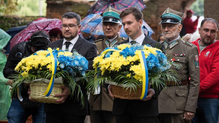 Поляците се обърнаха срещу украинците: 52% не искат украински бежанци
