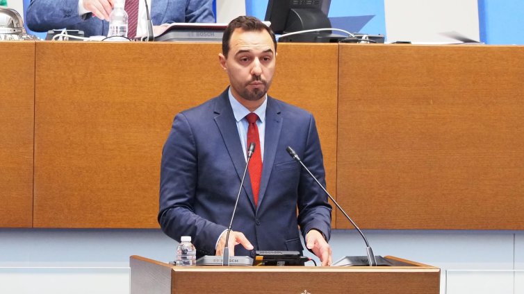 Опозицията скочи на управляващите заради горивата: Нямате план, всявате паника